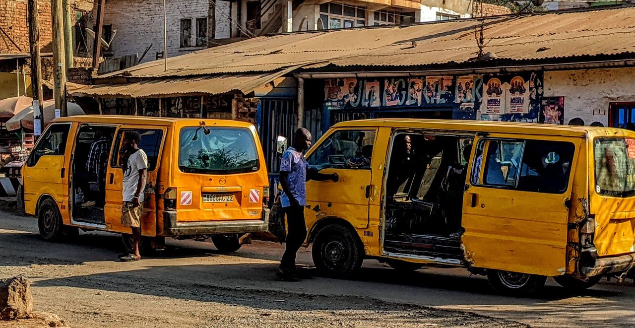 Read more about the article Problèmes de transport à Bukavu: l’Elu de Bukavu, Ananie Lunanga, interpelle le Maire de la ville et le ministre des Transports (CongoForum)