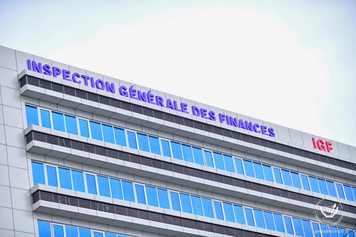 Lees meer over het artikel Algemene Inspectie van Financiën betrekt groot nieuw gebouw in Kinshasa (CongoForum)