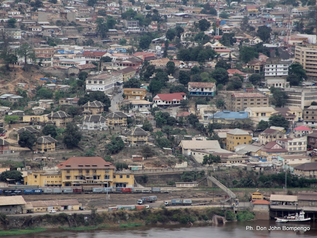 Lees meer over het artikel Centraal-Kongo heeft woelig politiek jaar achter de rug (CongoForum)