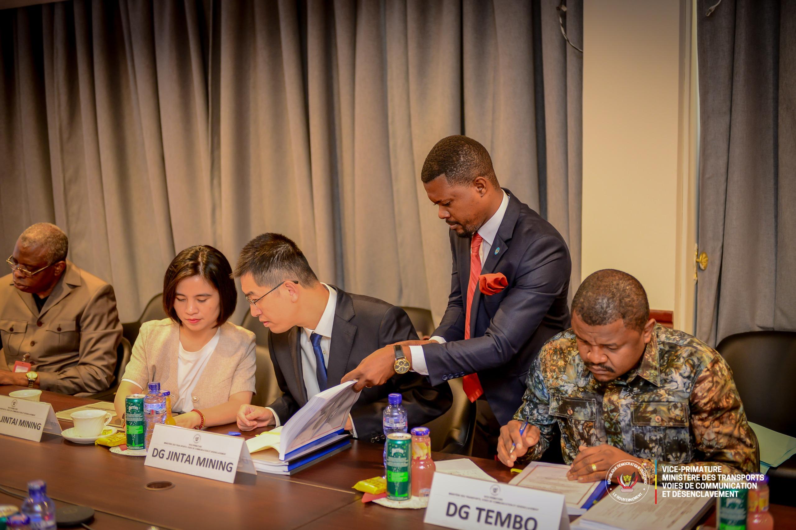 Lees meer over het artikel Tanganyika: plannen voor grondige modernisering haven van Kalemie (CongoForum)