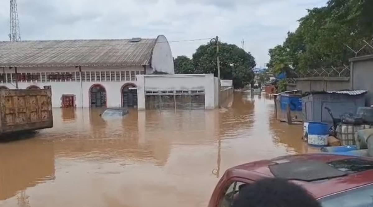 Lees meer over het artikel Overstromingen in Kinshasa eisen minstens 33 mensenlevens (CongoForum)