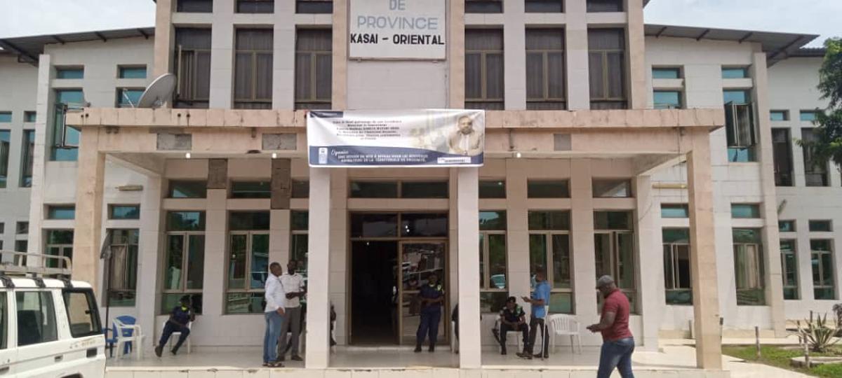 Lees meer over het artikel Gouverneur Oost-Kasai wordt beticht van zwaar financieel gesjoemel (CongoForum)