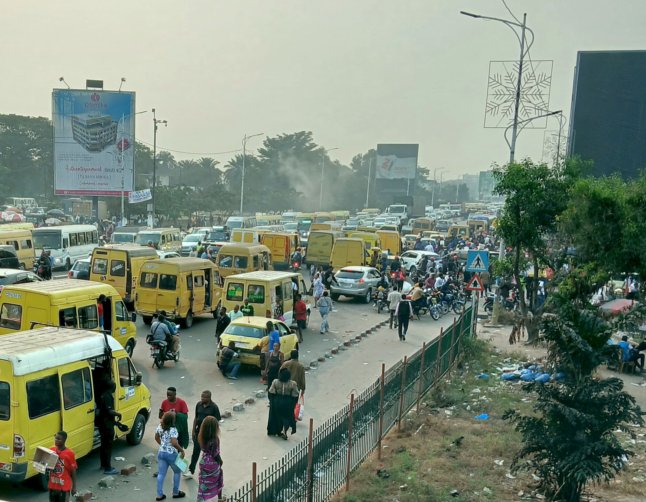 Lees meer over het artikel Plan voor vlotter verkeer blijkt luchtbel in Kinshasa (CongoForum)