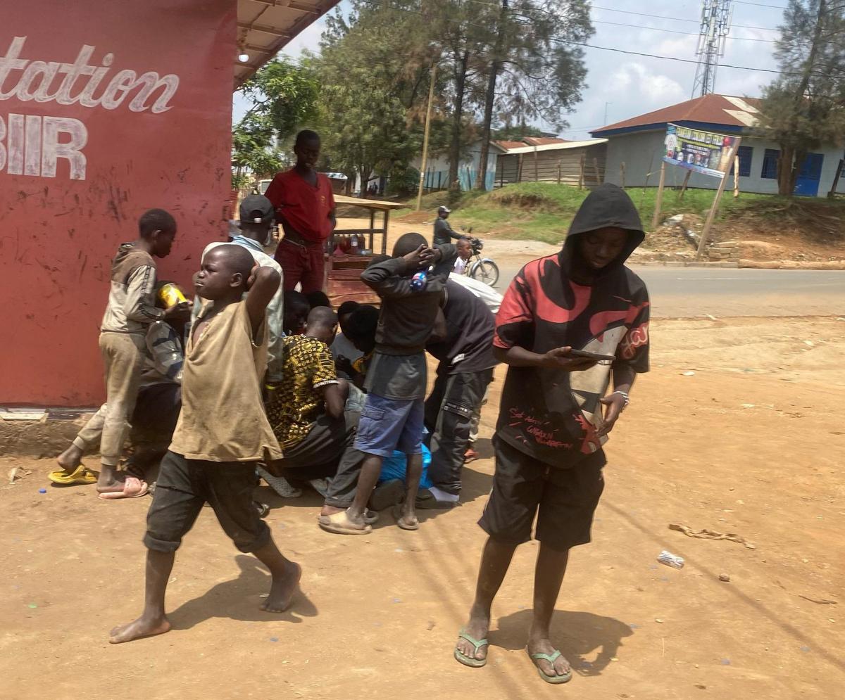 Lees meer over het artikel Vredesinitiatieven: jonge Congolezen voelen zich uitgesloten (CongoForum)