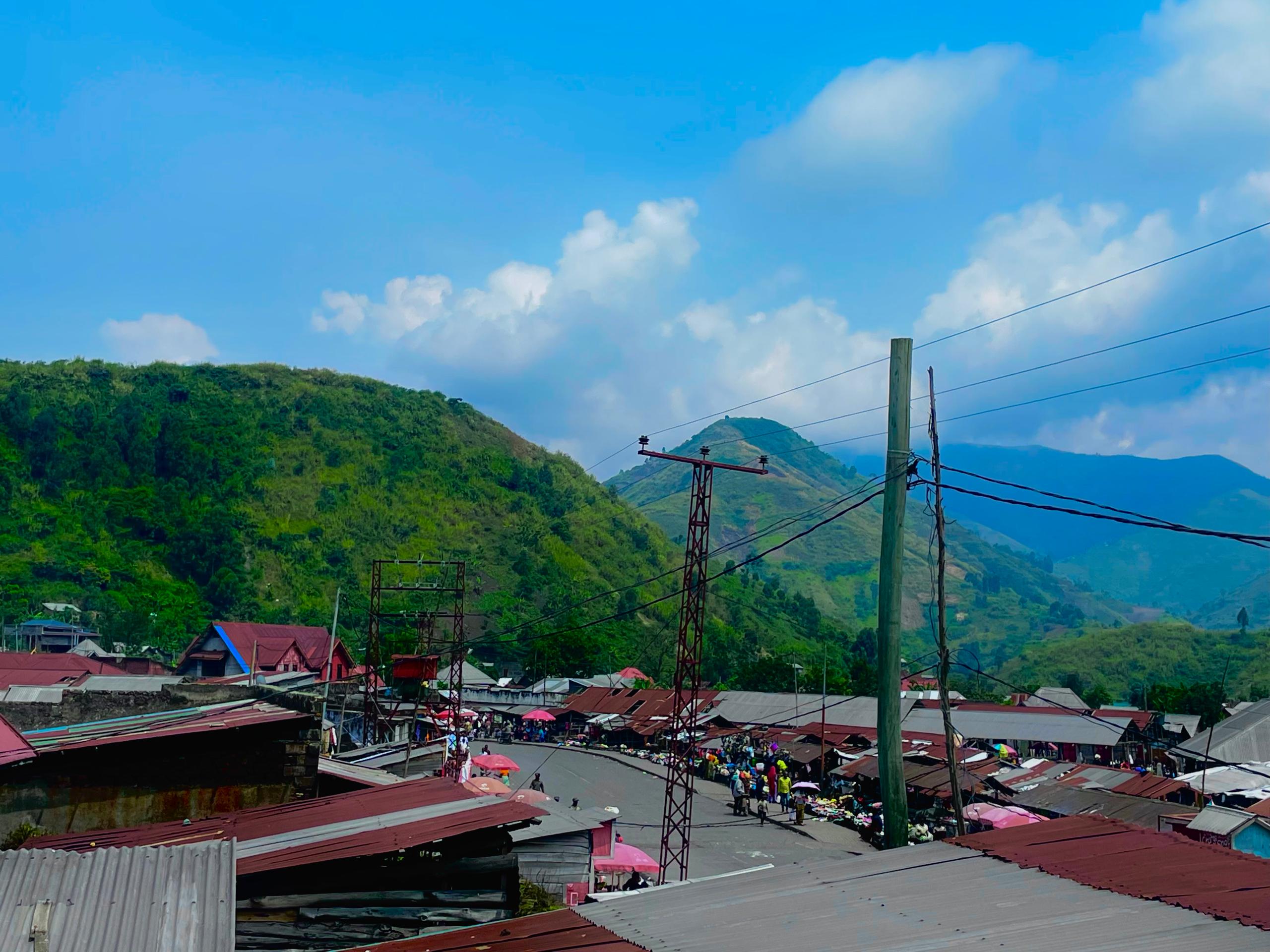 Read more about the article Nord-Kivu: des élèves finalistes fouettés par le M23 à Sake pour avoir célébré la fin des examens d’État (CongoForum)