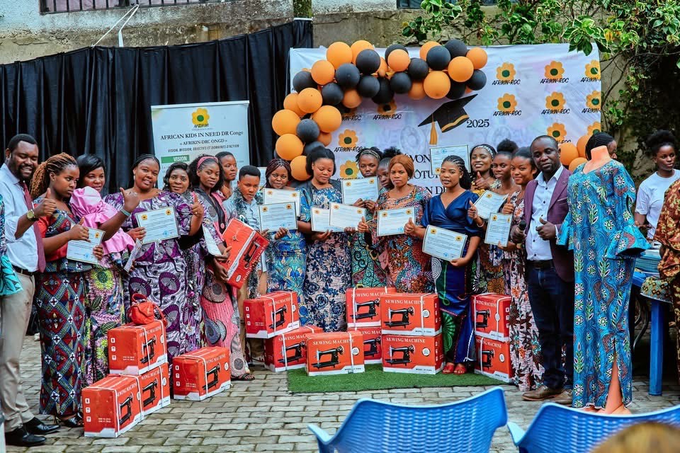 Read more about the article Nord-Kivu: 17 femmes diplômées d’une formation en couture grâce au programme de résilience d’Afrikin-RDC (CongoForum)