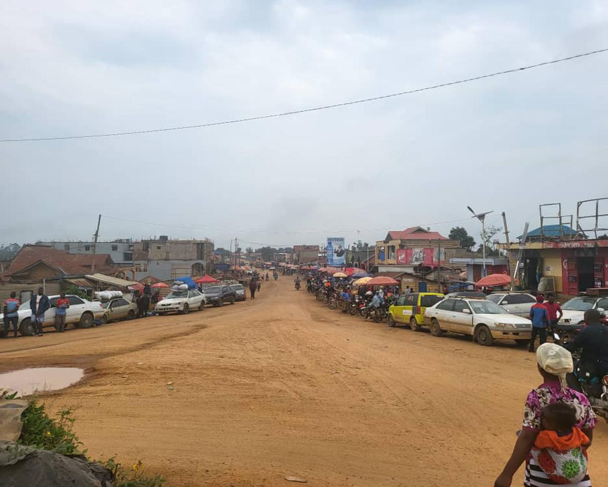 Lees meer over het artikel Ituri: leven herneemt in Komanda, na recent bloedbad (CongoForum)