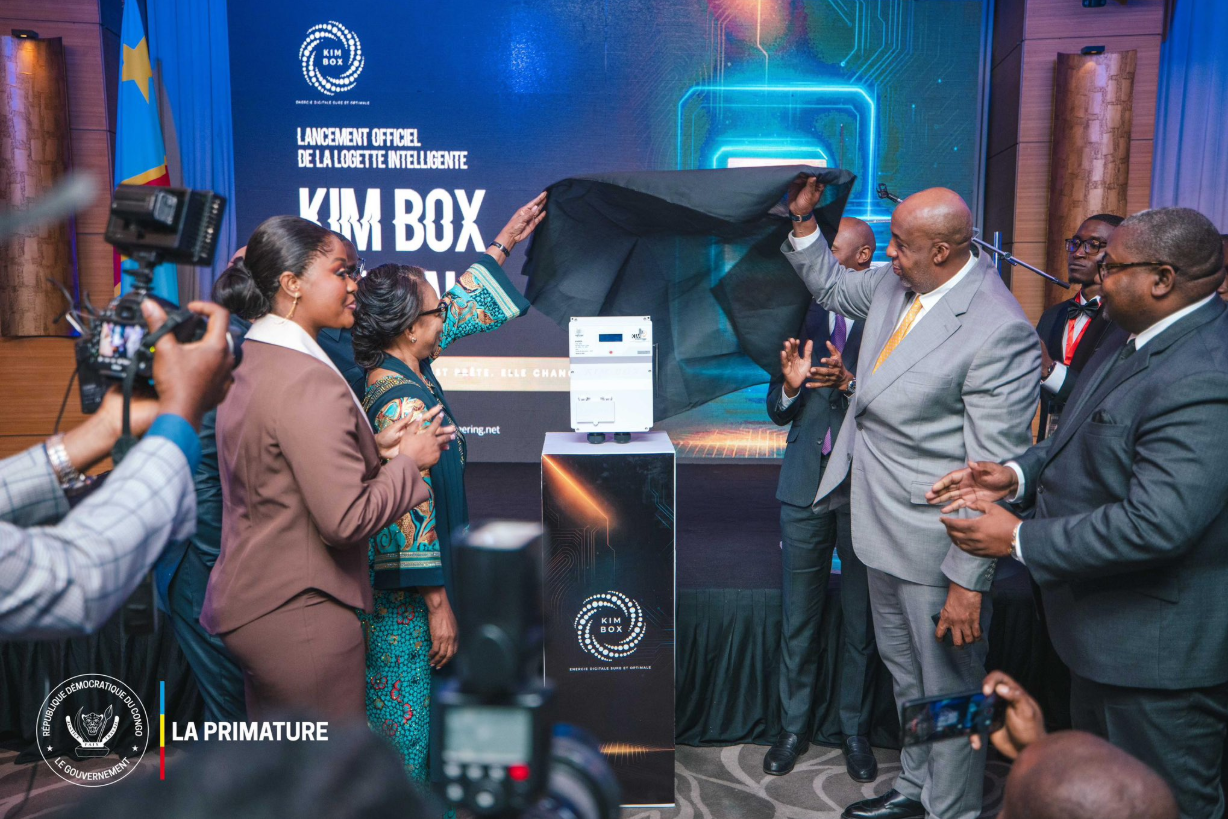 Lees meer over het artikel Kim-Box: revolutionaire Congolese innovatie op gebied van elektriciteit (CongoForum)