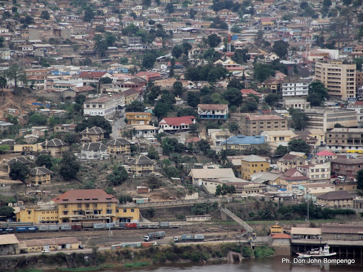 Lees meer over het artikel Bevolking maakt zich zorgen over vele vuilnis in Matadi (CongoForum)