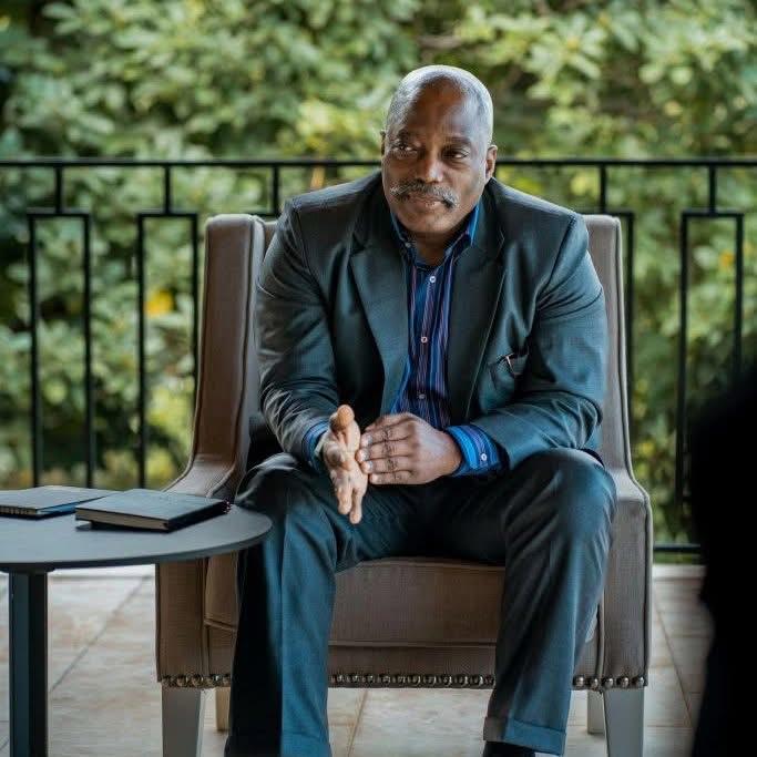 Read more about the article Justice: l’ancien président Joseph Kabila condamné à mort, il devrait verser 29 milliards de dollars de dommages (CongoForum)