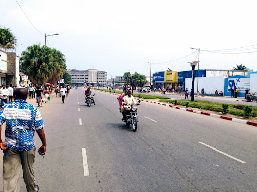 Lees meer over het artikel Kananga: parlementslid John Kabeya blij met vordering werken aan luchthaventerminal (CongoForum)