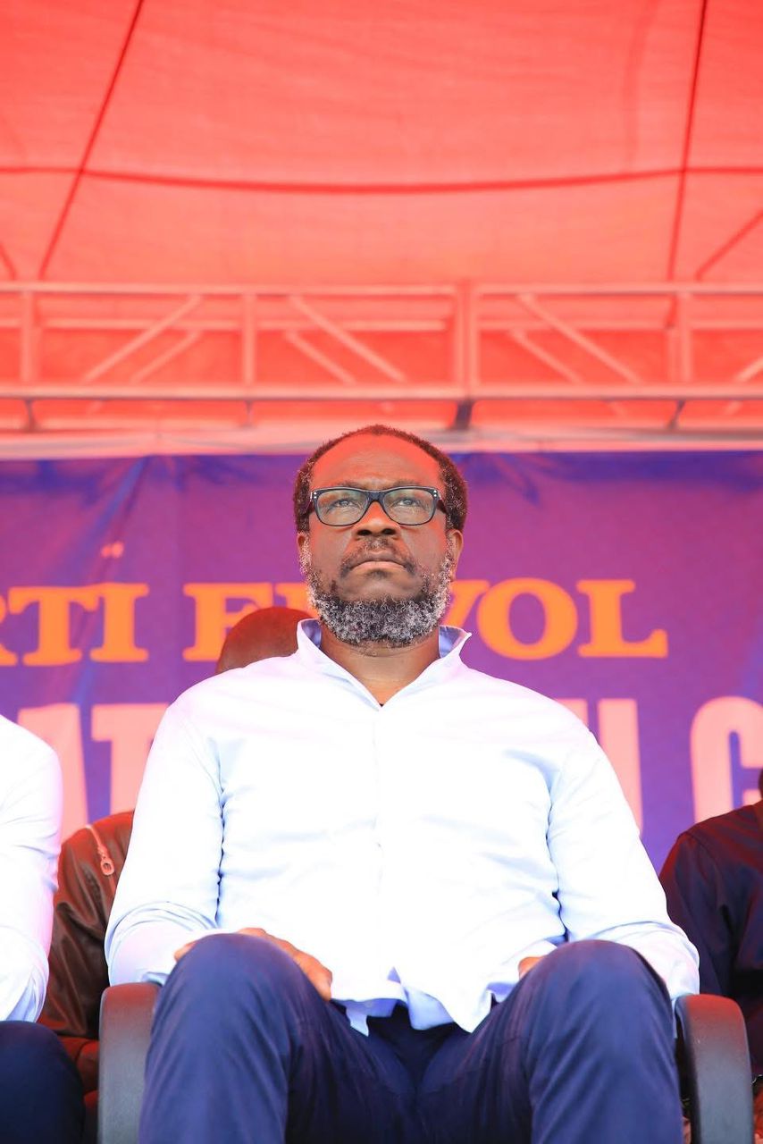 Read more about the article Situation alarmante en RDC: l’opposant Delly Sesanga accuse Félix Tshisekedi de mener le pays à la dérive (CongoForum)