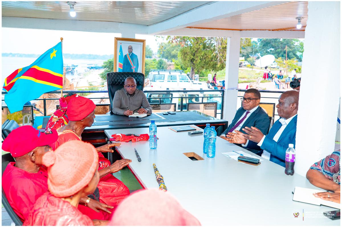 Lees meer over het artikel Minister Shabani: “Nood aan echte verzoening in Maï-Ndombe” (CongoForum)