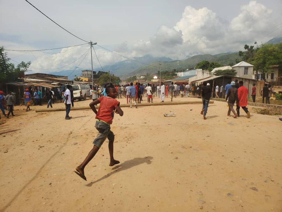 Lees meer over het artikel Uvira: betogingen tegen generaal Gasita kosten het leven aan drie burgers (CongoForum)