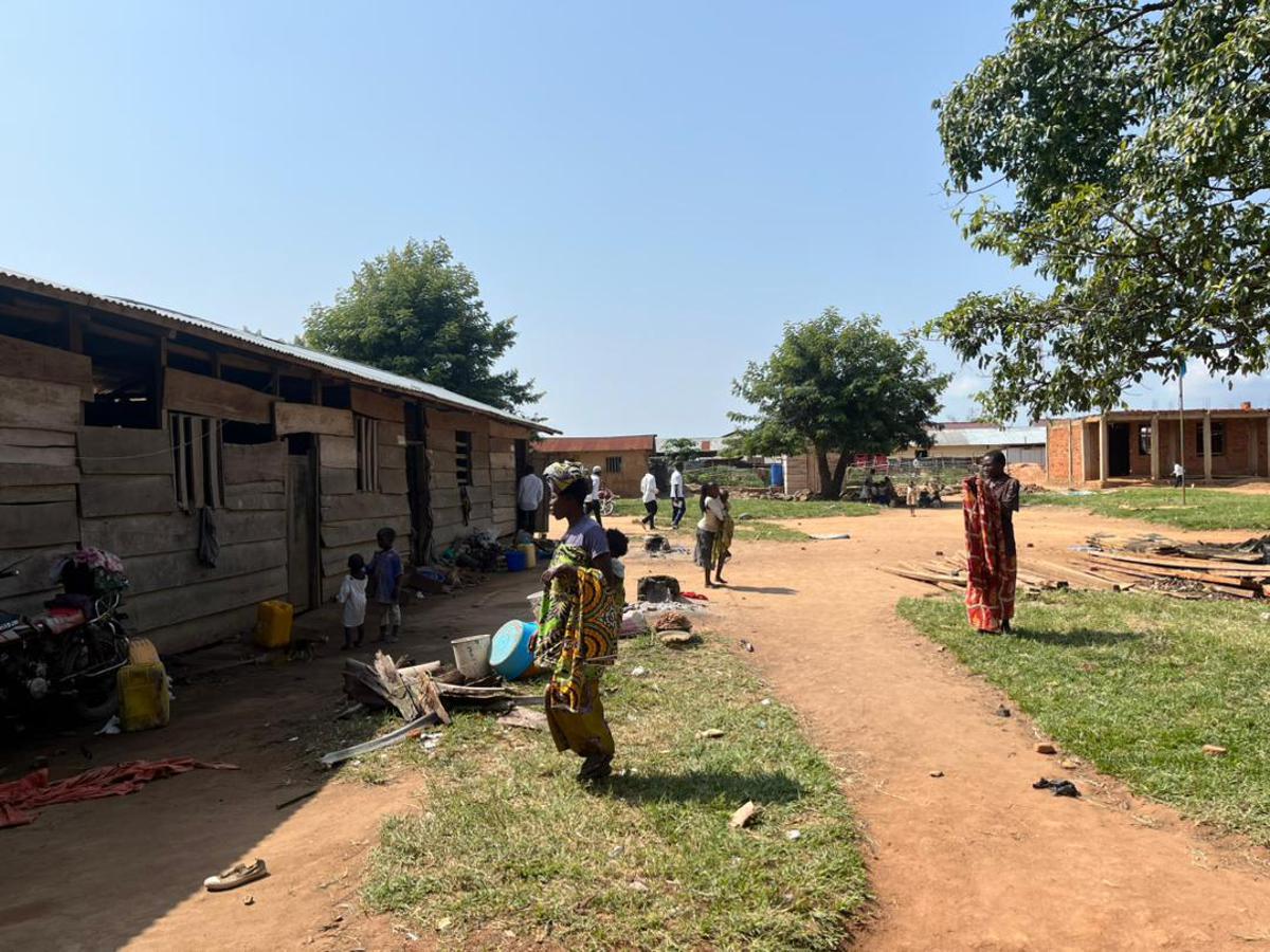 Lees meer over het artikel Ontheemden in Beni: jonge vrijwilligers organiseren bijstand (CongoForum)