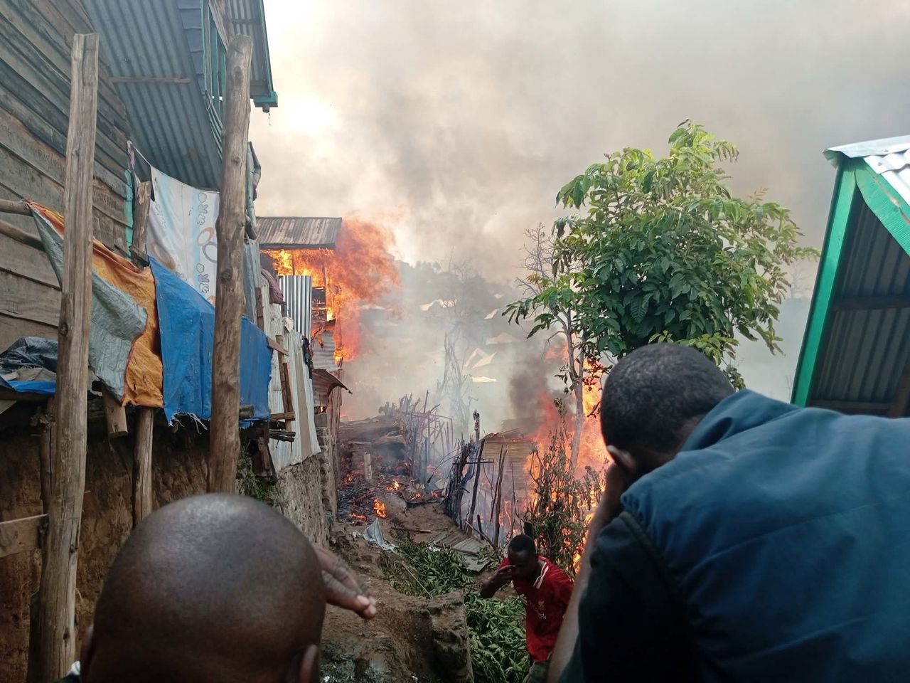 Read more about the article Sud-Kivu: au moins 13 morts dans un incendie au quartier Mosala à Bukavu (CongoForum)