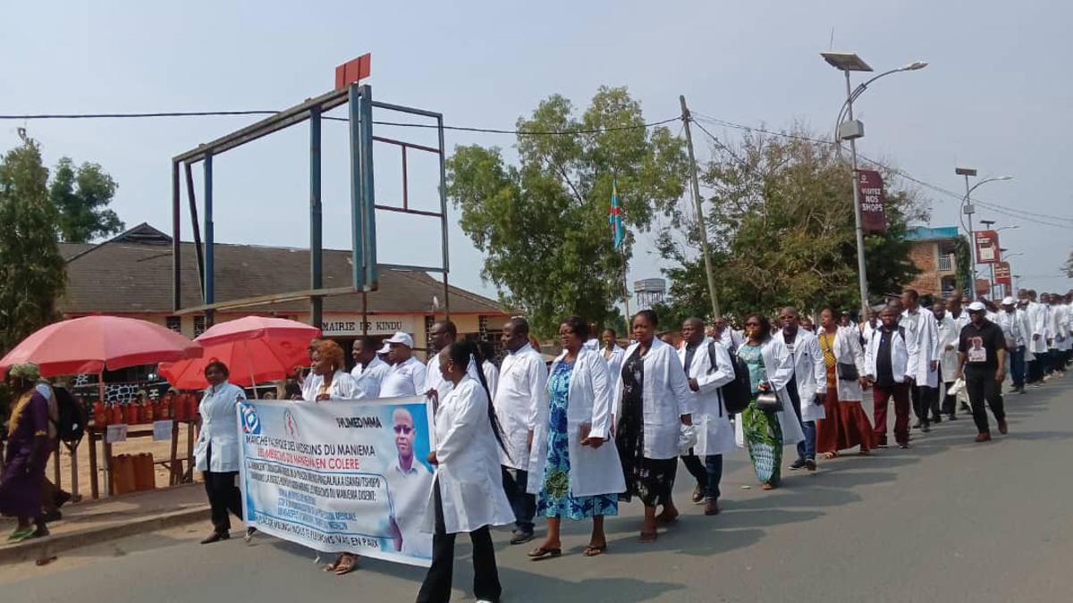 Lees meer over het artikel Maniema: ongeruste artsen betogen na gruwelijke dood gezondheidspersoneel in Isangi (CongoForum)