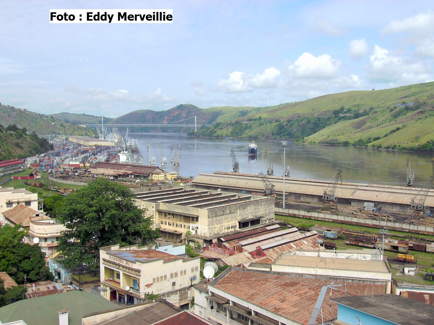 Lees meer over het artikel Brand in Matadi treft gebouw waar douane gevestigd is (CongoForum)