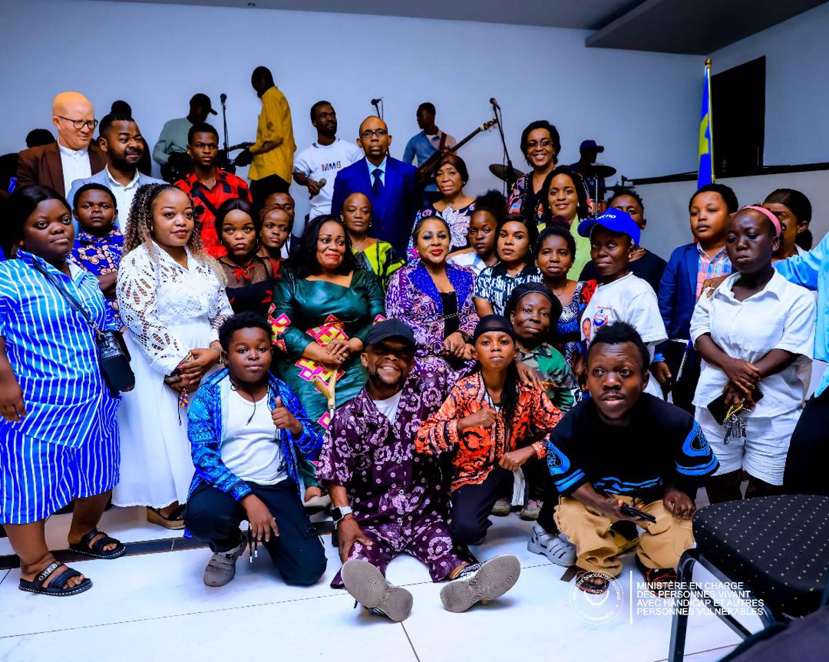 Lees meer over het artikel Congolezen met ‘nanisme’ eisen hun plek in de samenleving op (CongoForum)