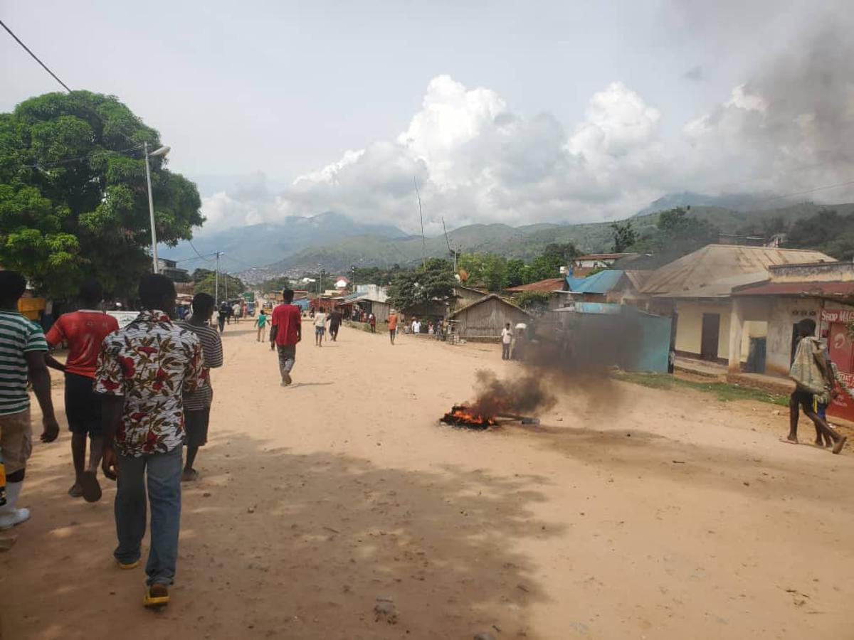 Lees meer over het artikel Zuid-Kivu: zware spanningen tussen militairen en Wazalendo eisen elf mensenlevens (CongoForum)