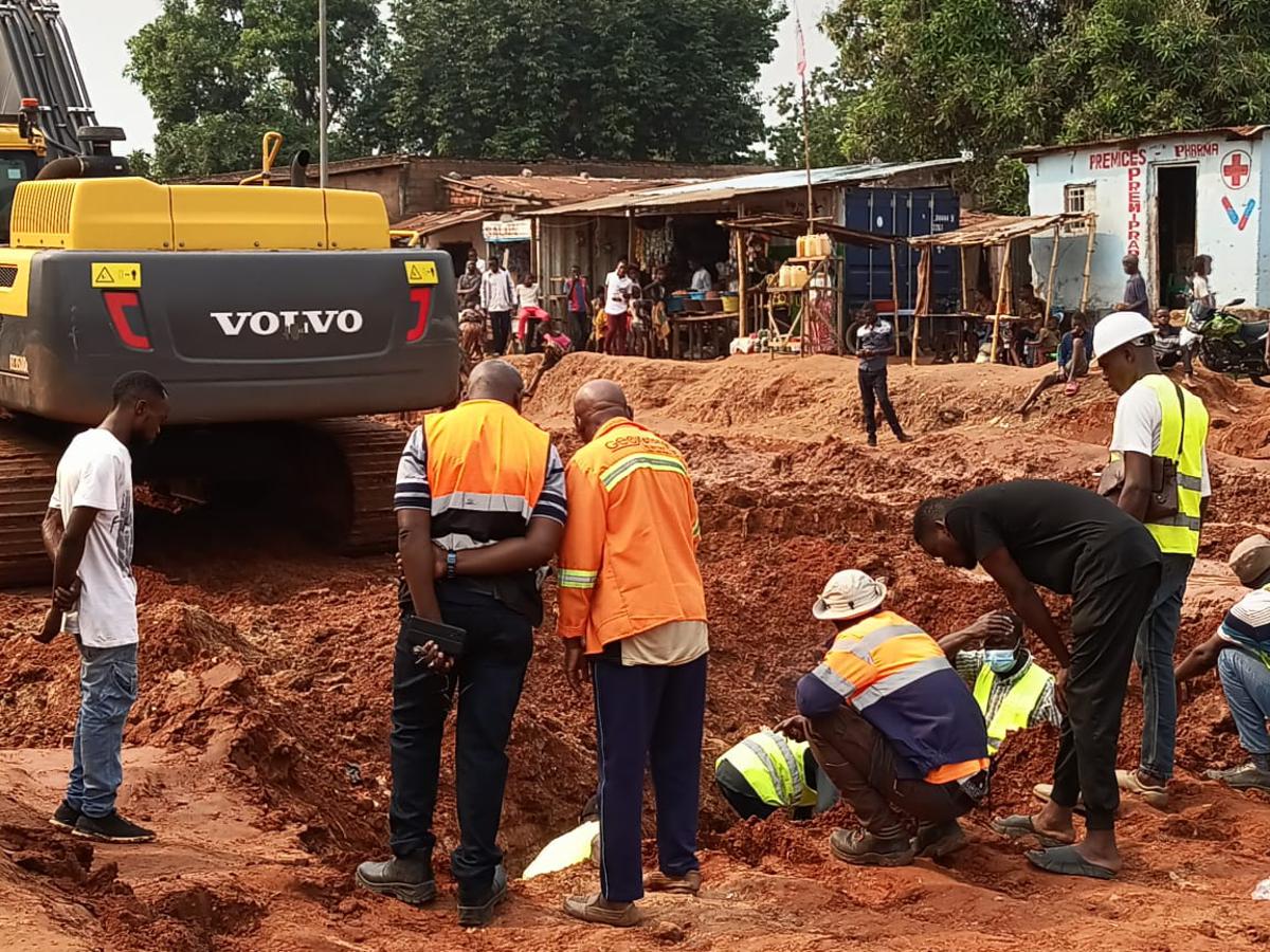 Lees meer over het artikel Kinshasa: ingenieur Jeanini Masengu ontwerpt intelligent systeem voor elektriciteitsnet (CongoForum)