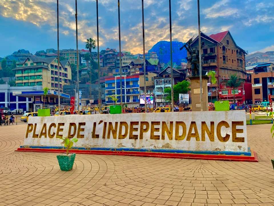 Read more about the article Sud-Kivu: des tirs d’origine inconnue plongent la population de Bukavu dans la panique (CongoForum)