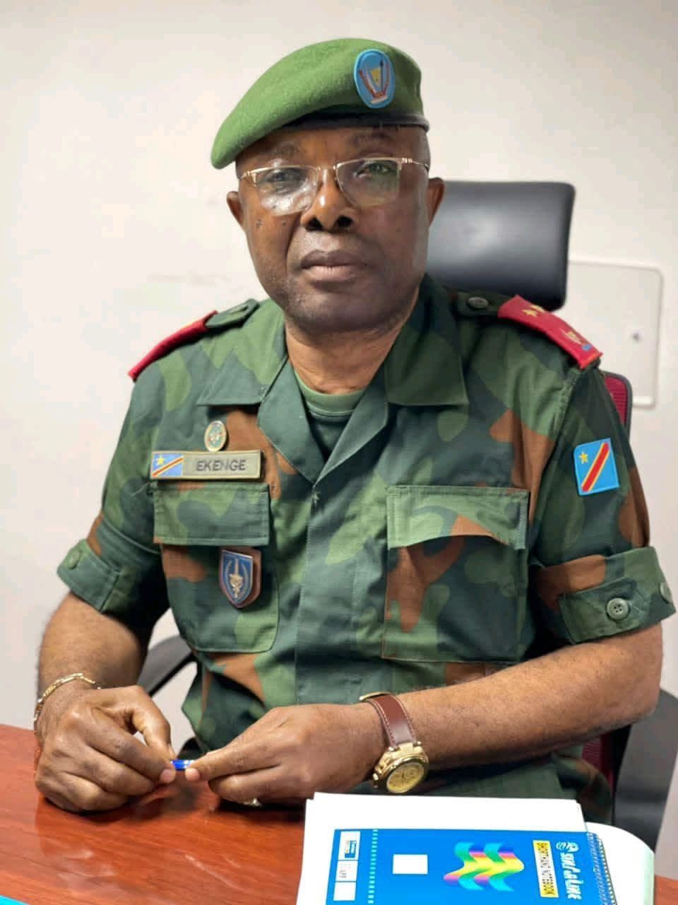 Read more about the article Propos stigmatisants à la RTNC: le porte-parole des FARDC Sylvain Ekenge suspendu (CongoForum)