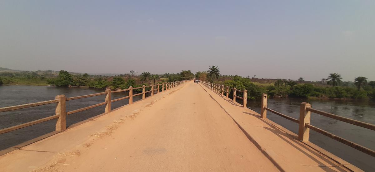 Lees meer over het artikel Centraal-Kasaï: tientallen huizen in Bena-Bilala brand gestoken als gevolg van misverstand (CongoForum)