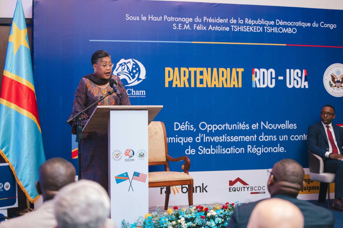 Lees meer over het artikel Congo-VS: premier Judith Suminwa opent denkdag over investeringsmogelijkheden (CongoForum)