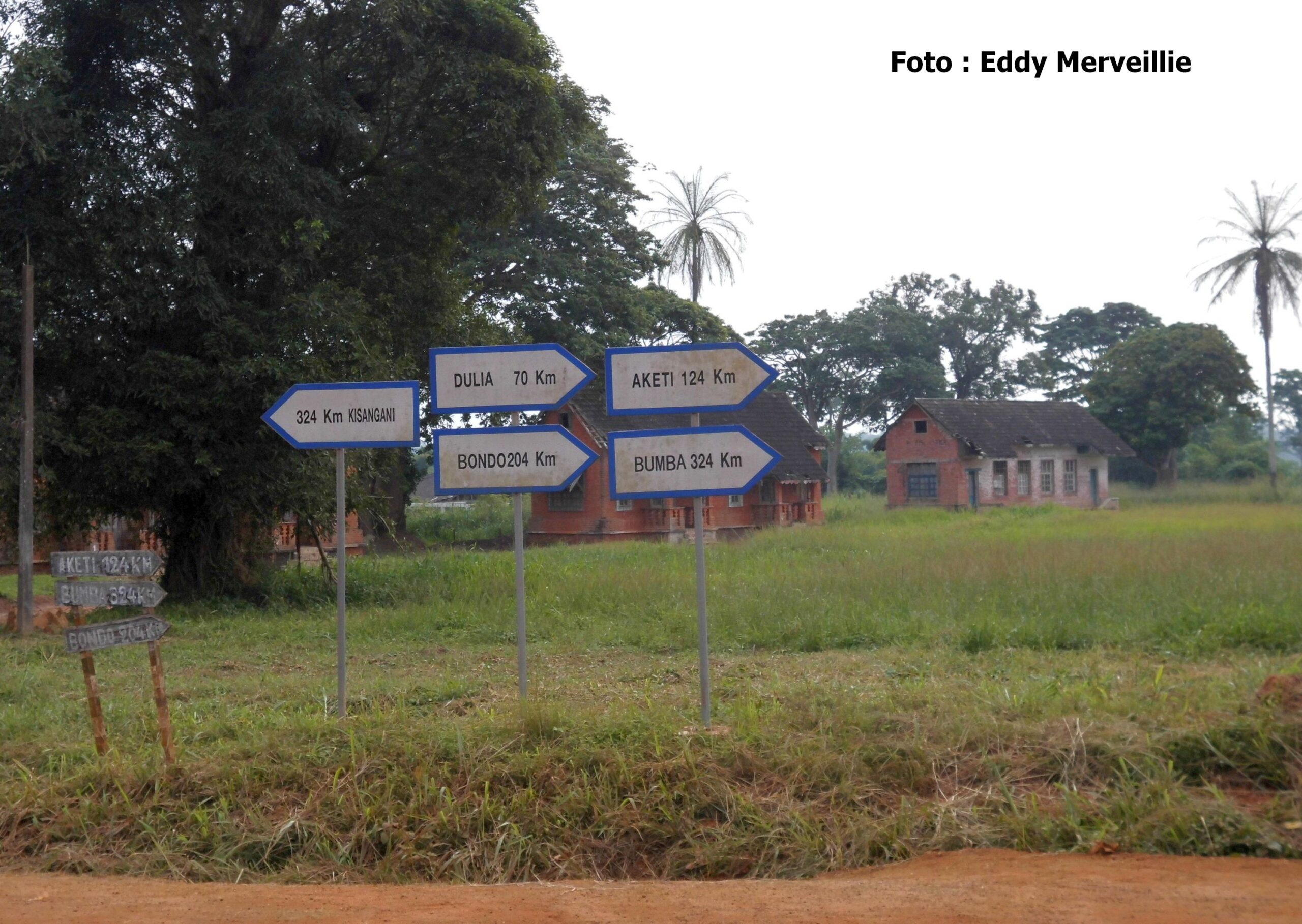 Lees meer over het artikel Bas-Uélé: nationale wegen RN4 en RN26 worden gerenoveerd (CongoForum)