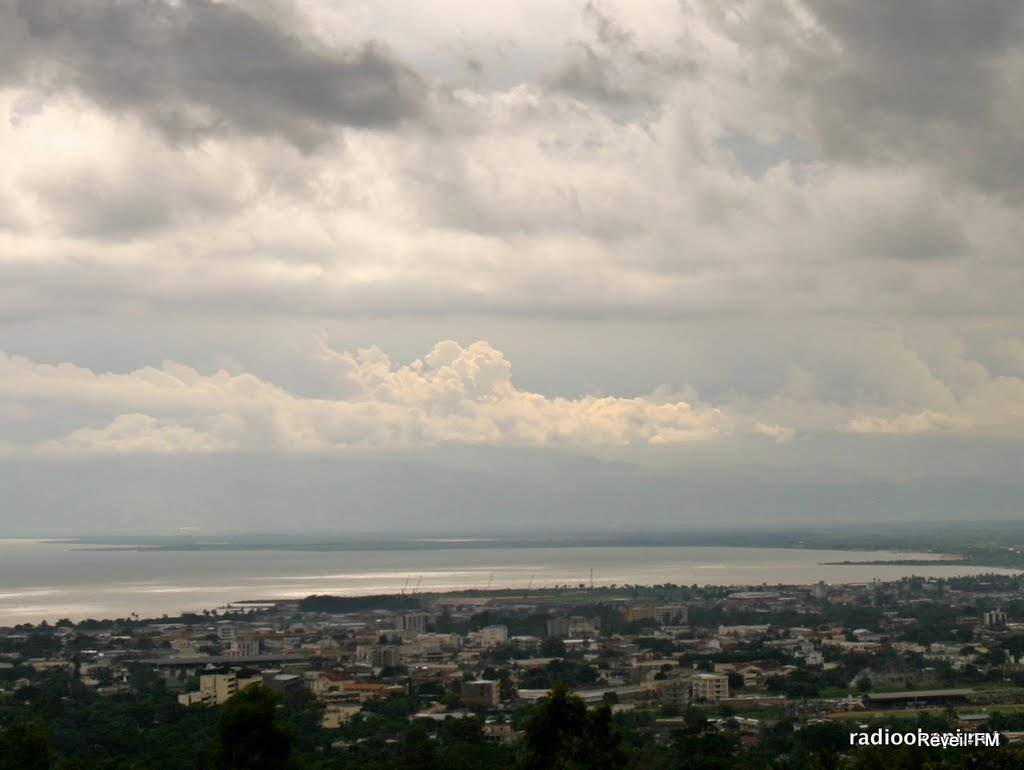 Lees meer over het artikel Burundi: Congolese vluchtelingen verplaatst naar kamp in Ruhigi (CongoForum)