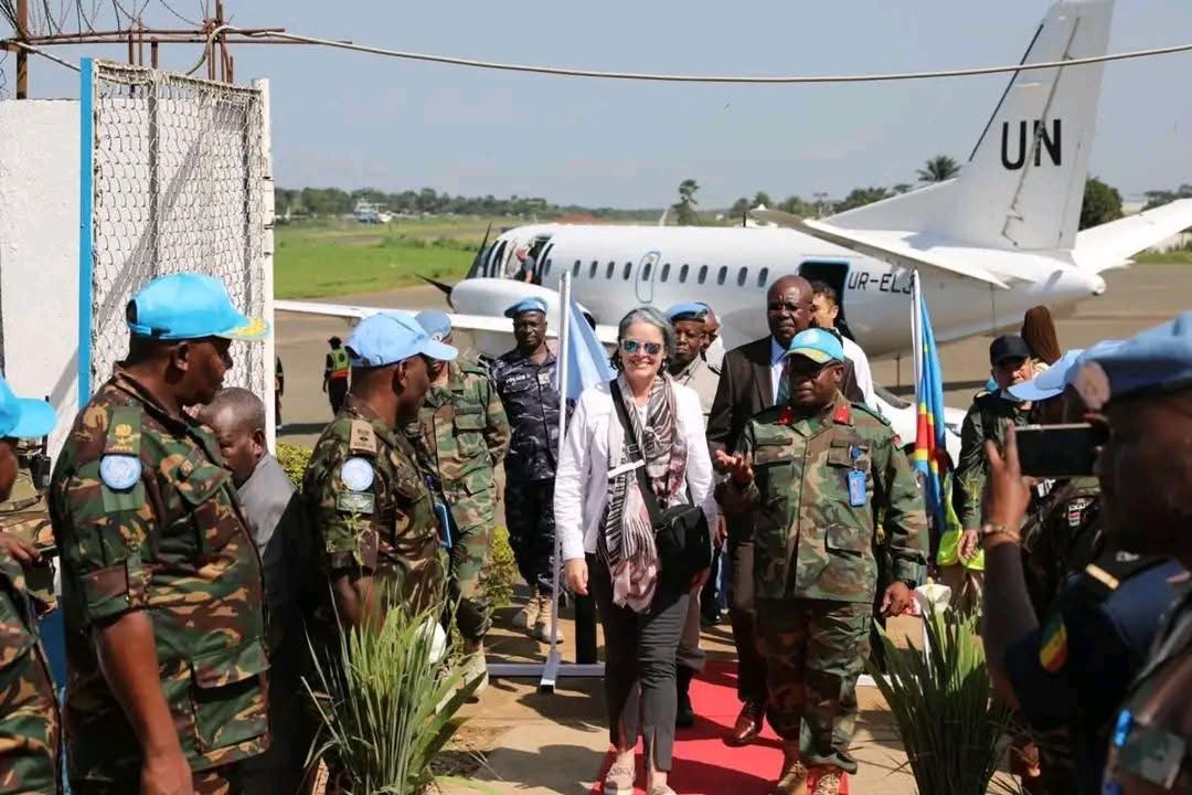 Read more about the article Premier vol à Goma après un an: une visite de la cheffe de la MONUSCO marque la reprise de l’accès aérien (CongoForum)
