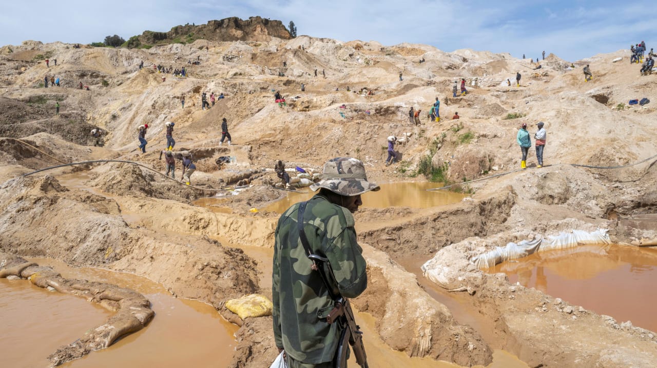 Read more about the article Drame à Rubaya: le bilan s&rsquo;alourdit à 226 morts, Kinshasa dénonce un « pillage de guerre » (CongoForum)