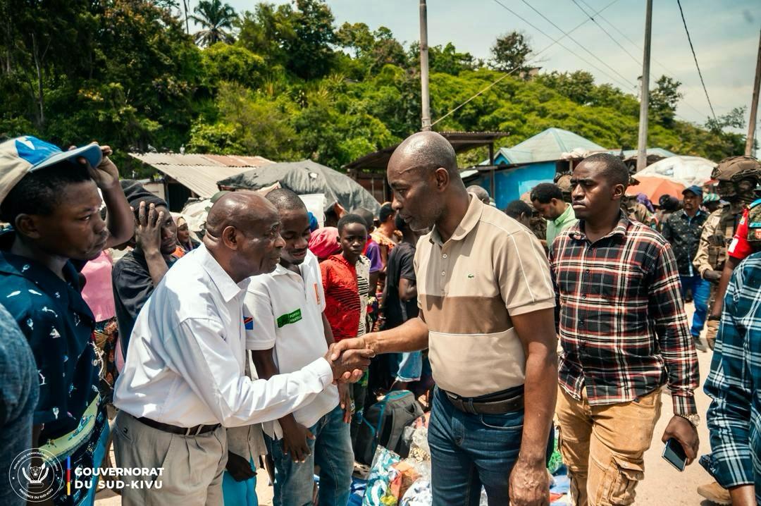 Read more about the article Sud-Kivu: des enseignants réfugiés au Burundi regagnent Uvira, reprise annoncée des cours (CongoForum)