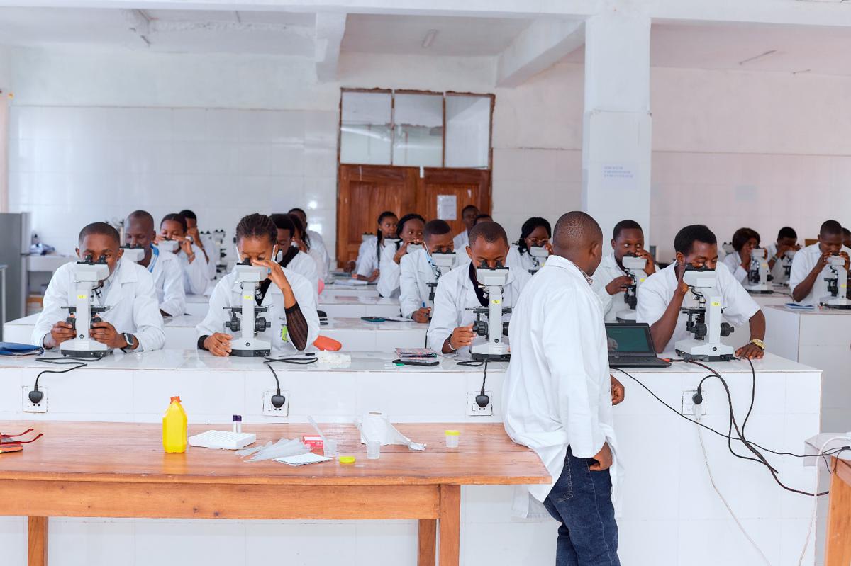 Lees meer over het artikel Goma: rector van UNIGOM blijkt spoorloos verdwenen (CongoForum)