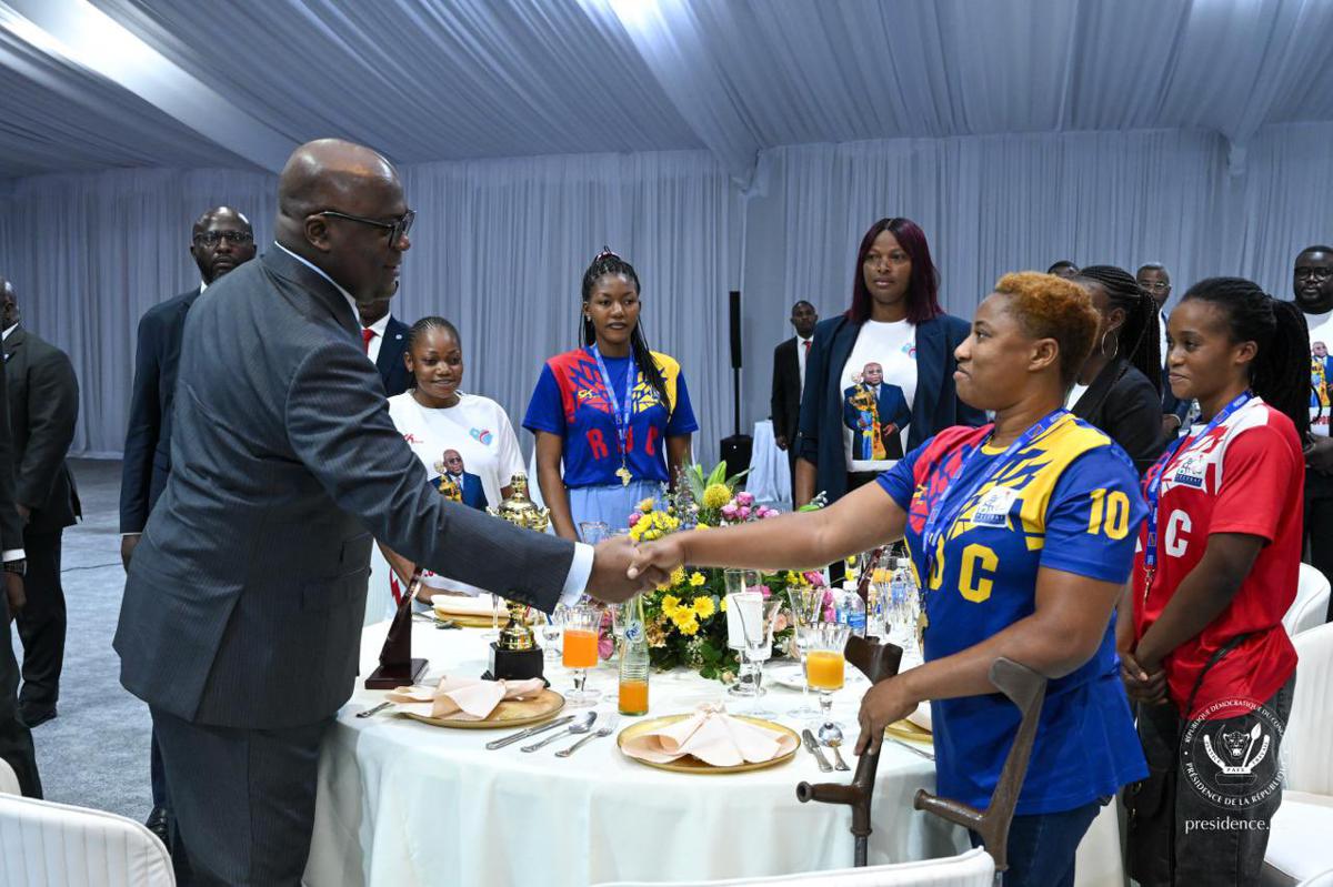 Lees meer over het artikel Rolstoelbasketbal: Tshisekedi prijst grote prestaties van Congolees team (CongoForum)