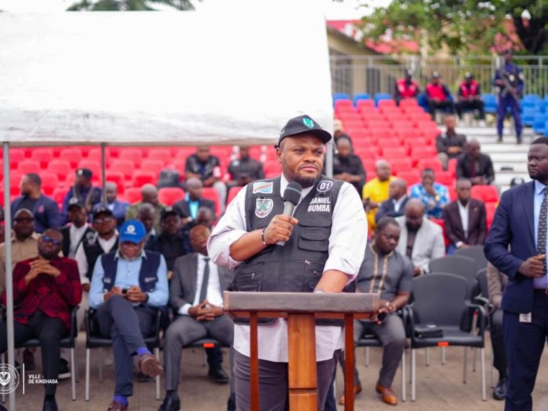 Lees meer over het artikel Kinshasa zet 3.000 agenten in voor strengere verkeerscontroles (CongoForum)