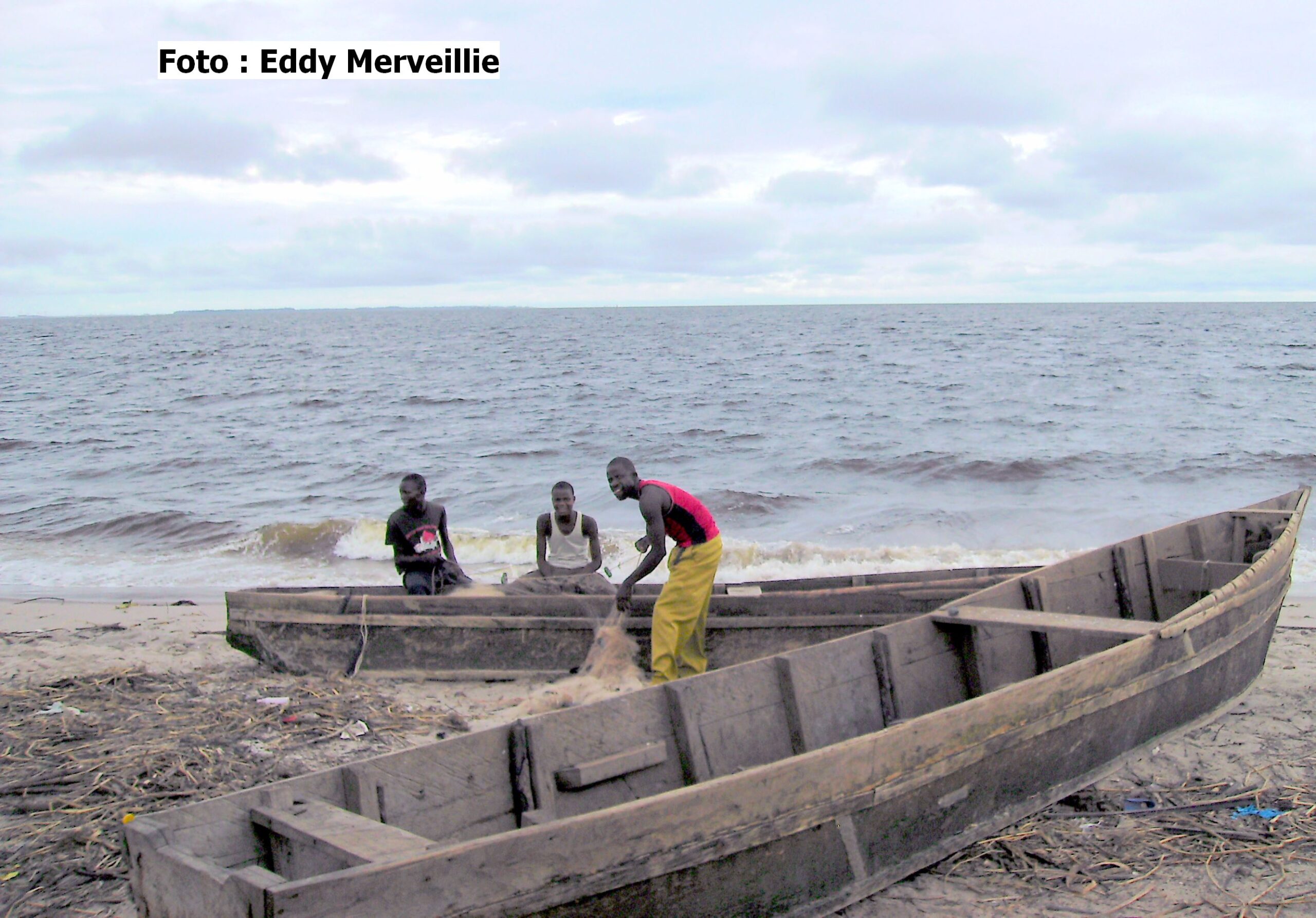 Lees meer over het artikel Muanda: vissers uit Kimuabi slaken noodkreet na inbeslagnames door Angolese marine (CongoForum)