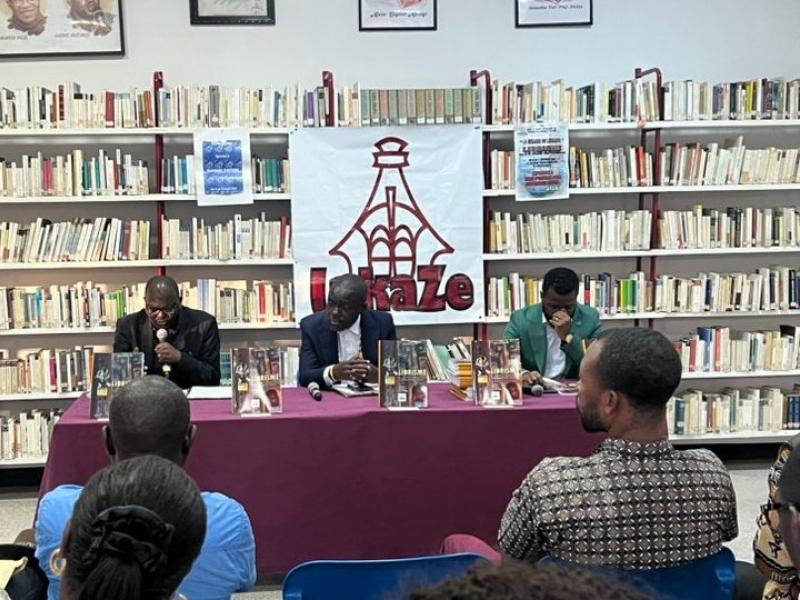 Lees meer over het artikel Boekpresentatie in Kinshasa zet debat over Congolese hedendaagse kunst op scherp (CongoForum)