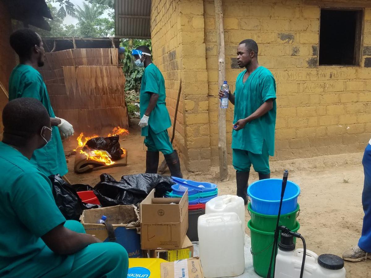 Lees meer over het artikel WHO en WFP voeren materiaal aan voor strijd tegen ebolavirus (CongoForum)