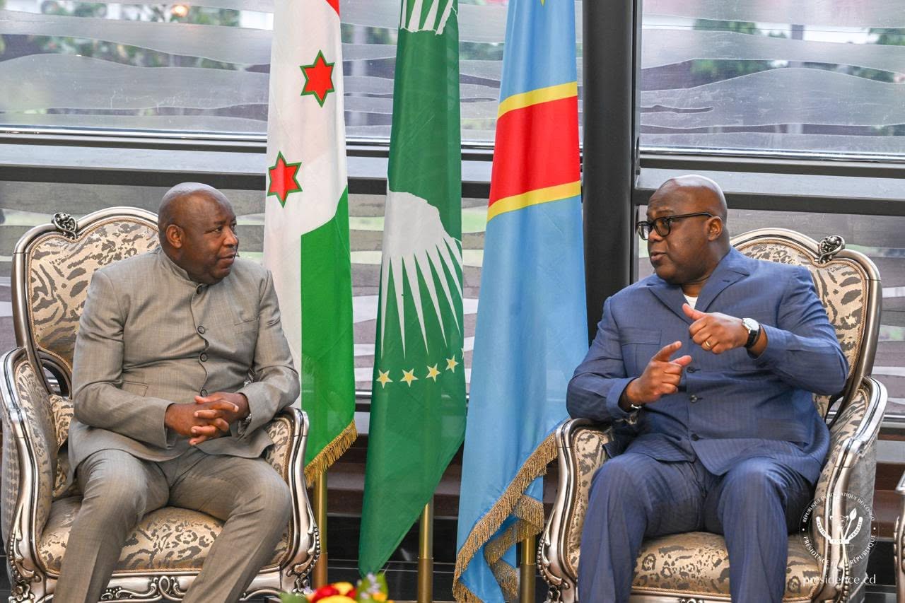 Read more about the article Kinshasa-Bujumbura : Félix Tshisekedi et Évariste Ndayishimiye scellent l&rsquo;axe de la sécurité et de la santé à la Cité de l&rsquo;UA (CongoForum)