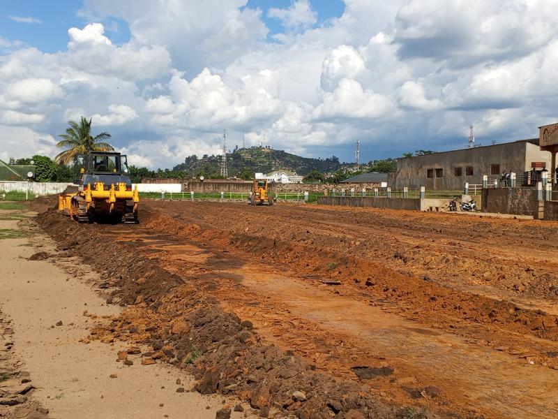 Lees meer over het artikel Noord-Kivu: wegenwerken en andere projecten zitten in het slop door gebrek aan middelen (CongoForum)