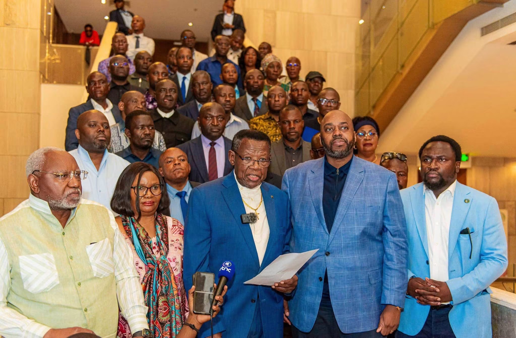 Read more about the article Dialogue national inclusif : la Pep AAAP de Tony Kanku Shiku se range derrière l&rsquo;initiative de Félix (CongoForum)