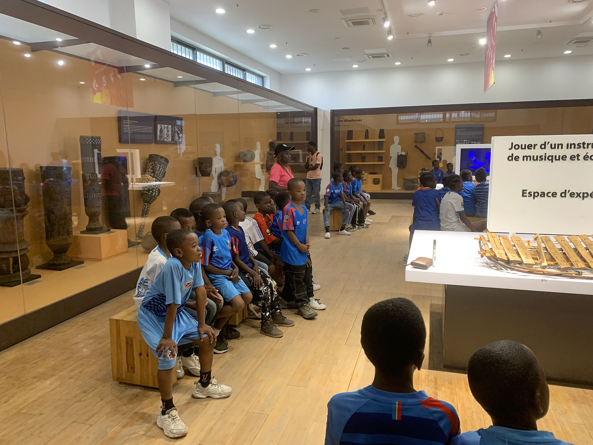 Lees meer over het artikel Kinshasa viert erfgoed van Mangbetu en Kuba in Nationaal Museum (CongoForum)