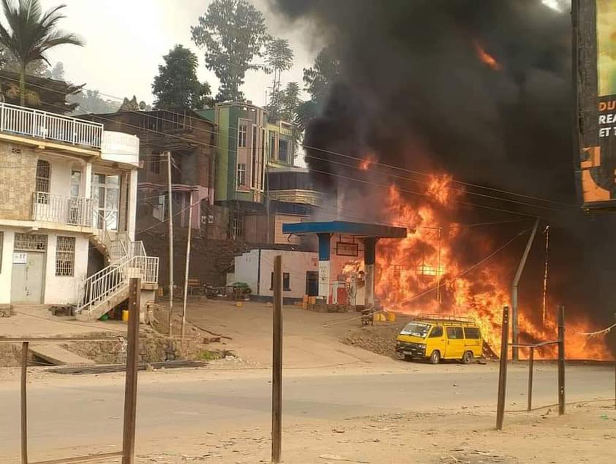 Lees meer over het artikel Zware brand in Bukavu maakt meer dan 100 families dakloos (CongoForum)