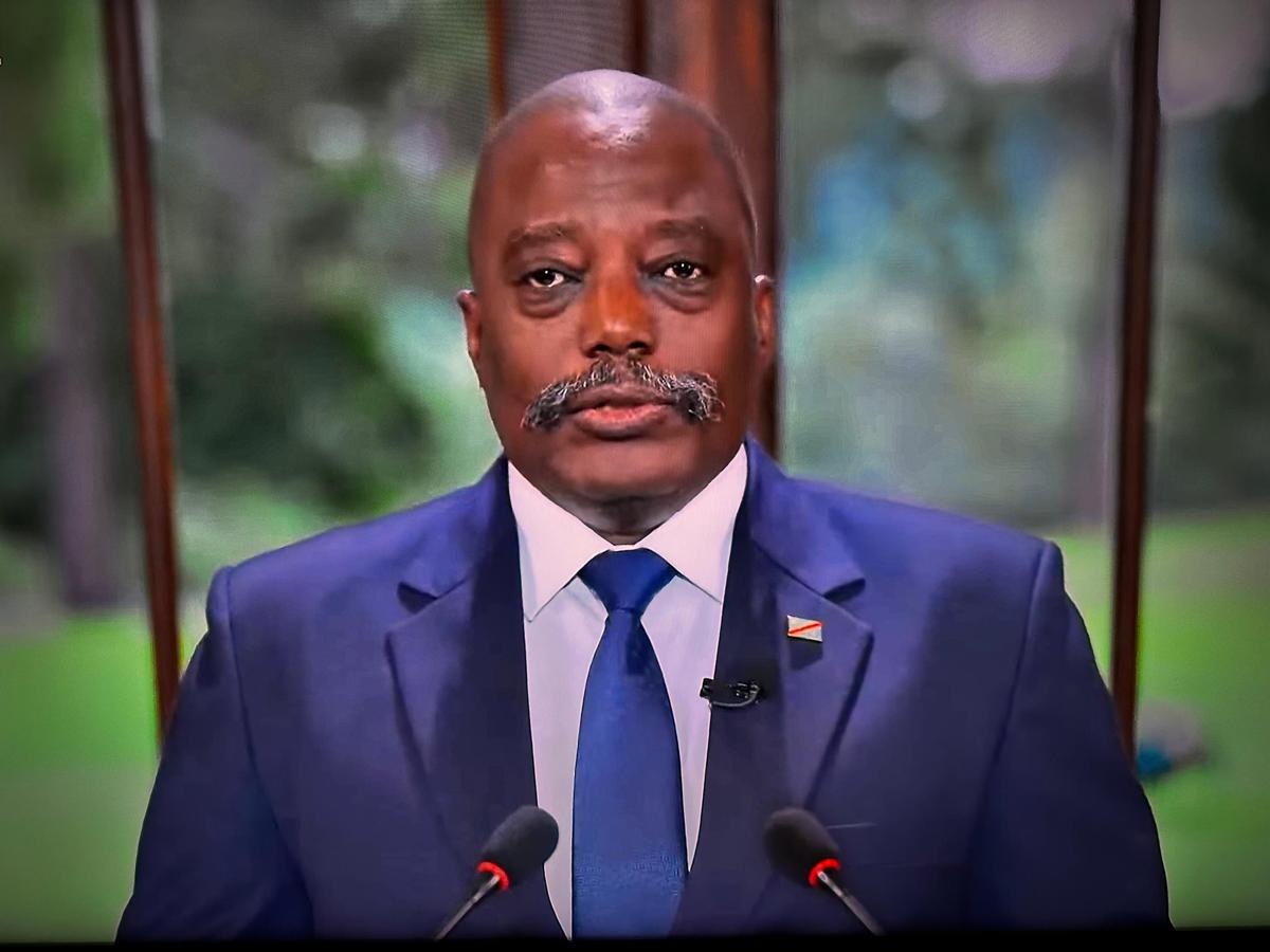 Lees meer over het artikel Ex-regeringswoordvoerder Lambert Mende: “Ik werd gemanipuleerd door president Joseph Kabila” (CongoForum)