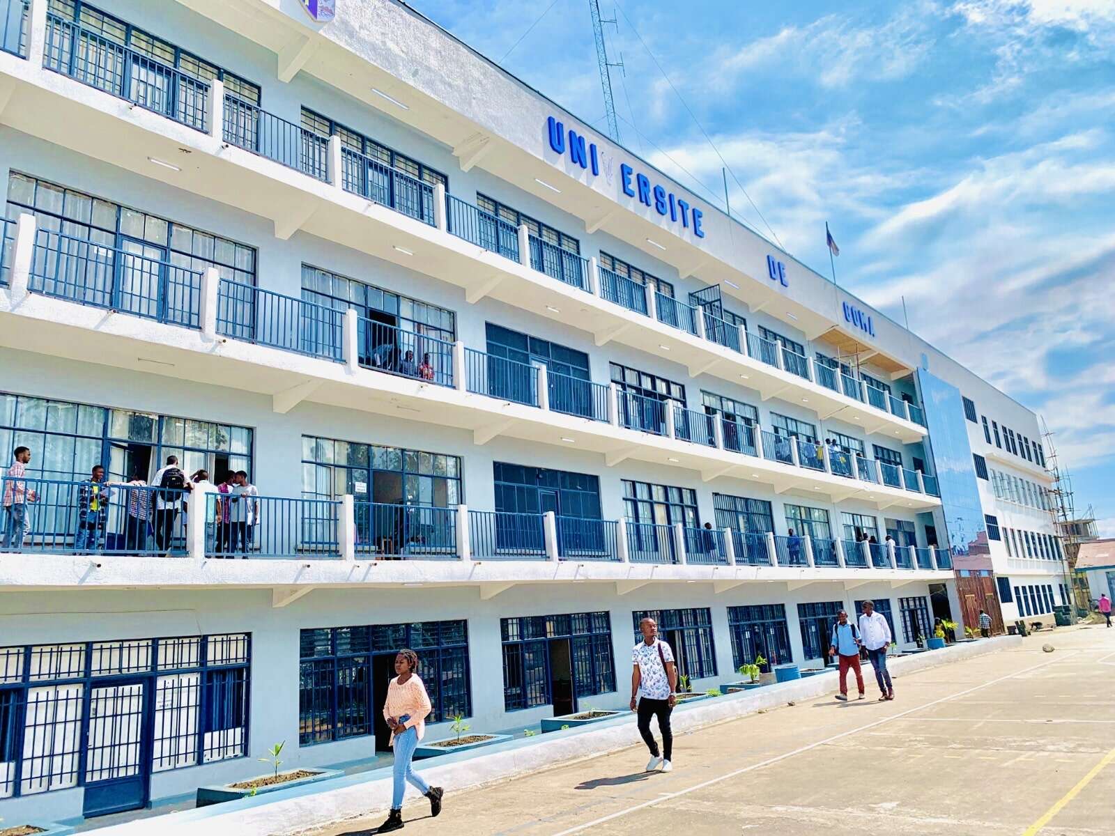 Read more about the article ESU: la suspension des activités académiques à Goma et Bukavu suscite la colère des étudiants (CongoForum)