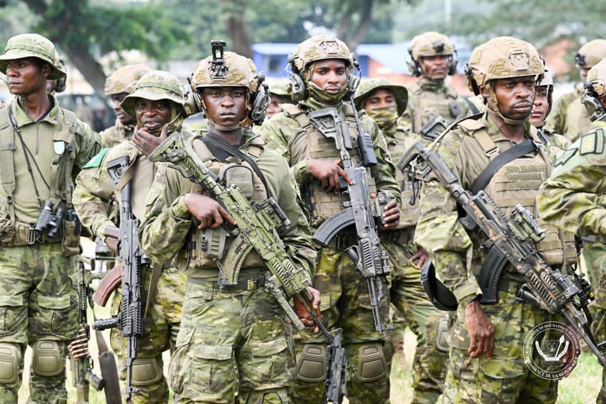 Lees meer over het artikel Congolese militairen halen vliegtuig rebellen neer in Minembwe (CongoForum)