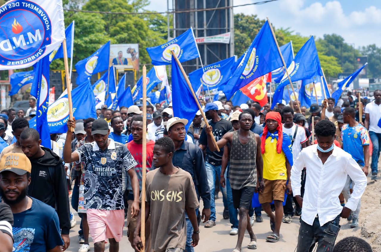 Read more about the article Lutte contre le changement de la Constitution: la marche de la C64 émaillée de heurts à Kinshasa et dans plusieurs villes (CongoForum)