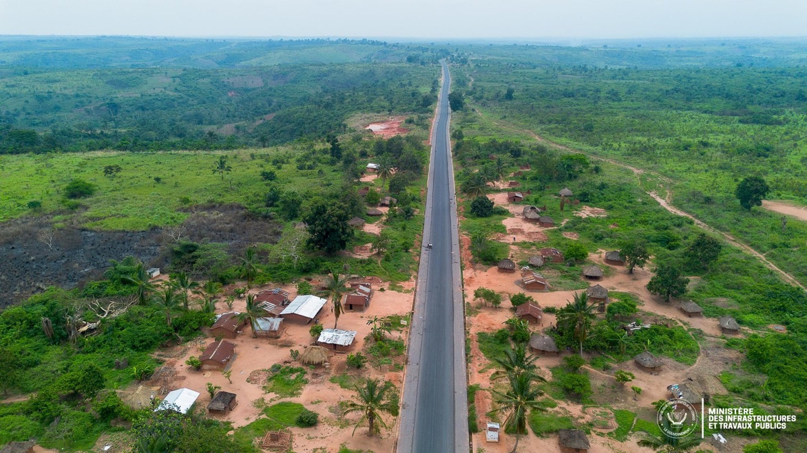 Lees meer over het artikel Centraal-Kasaï: 40 miljoen dollar extra financiering voor weg Kalamba-Mbuji (CongoForum)